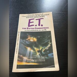 Vintage 1982 Paperback Novelization Chapter Book of E.T. the Extra-Terrestrial